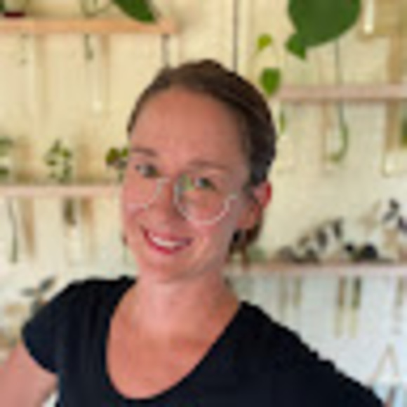 Meet your Posher, Hannah - Picture 1 of 1